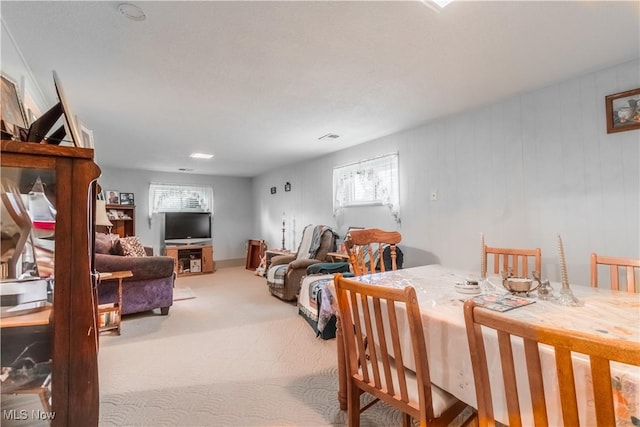 1922 W 38th St, Lorain, OH 44053 - dining space featuring carpet