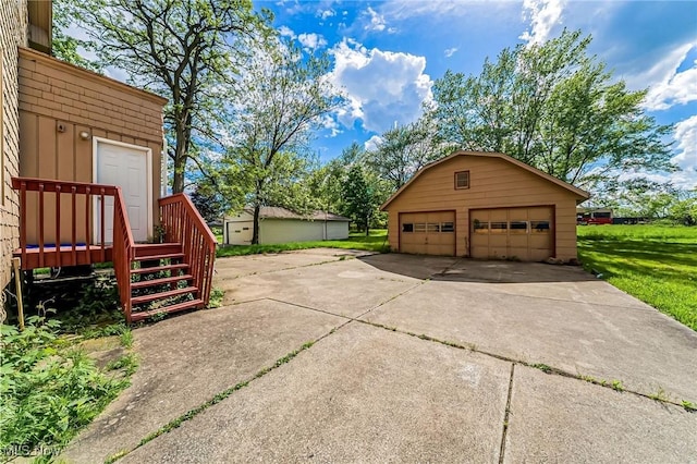5100 Greenhurst Dr, Maple Heights, OH 44137 - view of detached garage