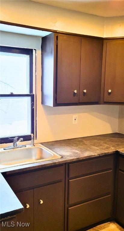 5100 Greenhurst Dr, Maple Heights, OH 44137 - kitchen featuring a sink