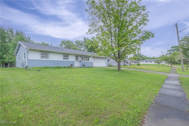 380 Longview Rd, Medina, OH 44256 - view of front facade with a garage and a front yard