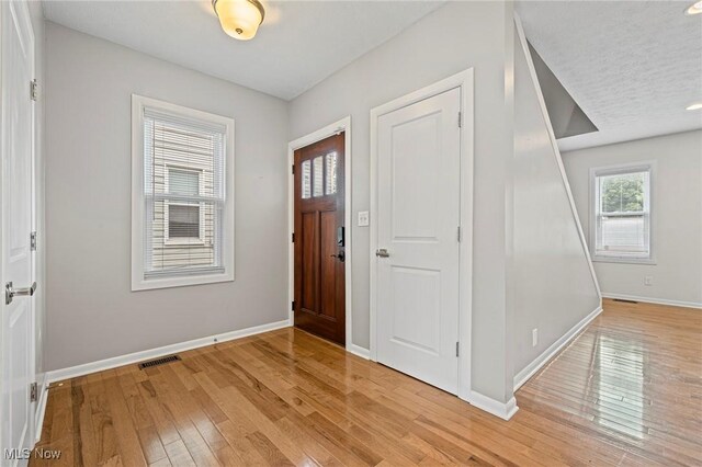 2450 Tremont Ave, Cleveland, OH 44113 - photo 3