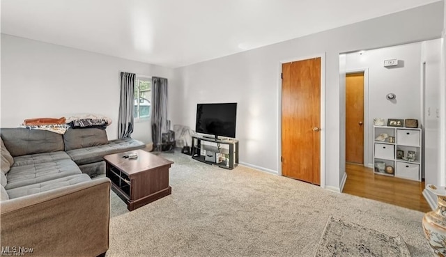 432-434 N Main St, Munroe Falls, OH 44262 - living area with carpet and baseboards