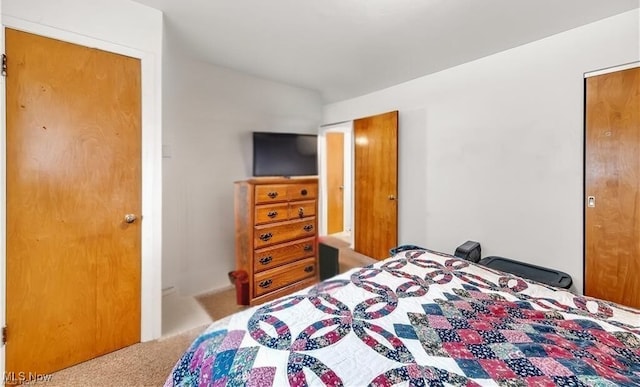 432-434 N Main St, Munroe Falls, OH 44262 - bedroom with carpet flooring