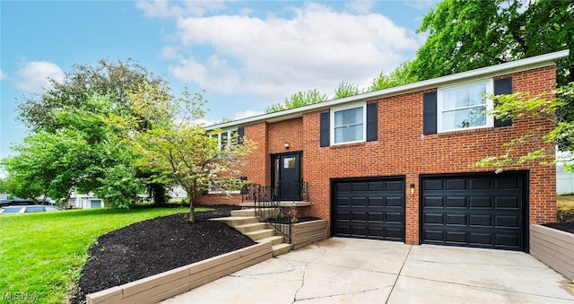 260 Marshall, Warren, OH 44483 - raised ranch with an attached garage, driveway, brick siding, and a front yard