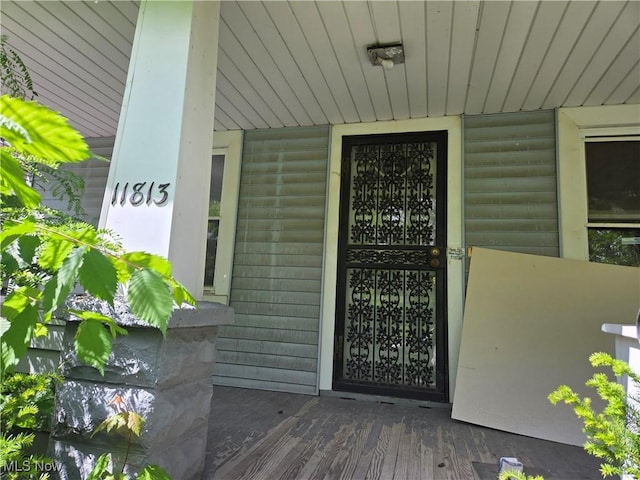 11813 Soika Ave, Cleveland, OH 44120 - view of exterior entry featuring a porch