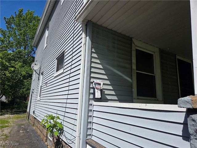 11813 Soika Ave, Cleveland, OH 44120 - view of side of home