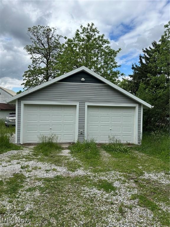 408 W Paradise St, Orrville, OH 44667 - view of detached garage