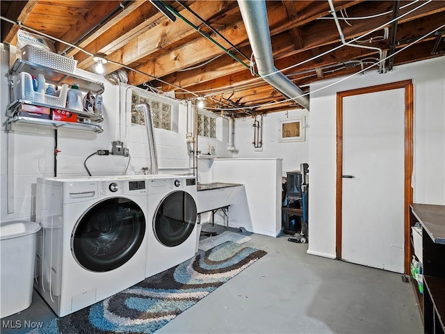4482 Ranchview Ave, North Olmsted, OH 44070 - laundry room featuring washing machine and clothes dryer