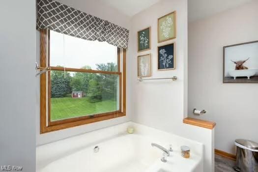1339 Harmony Dr, Wadsworth, OH 44281 - bathroom with a bath