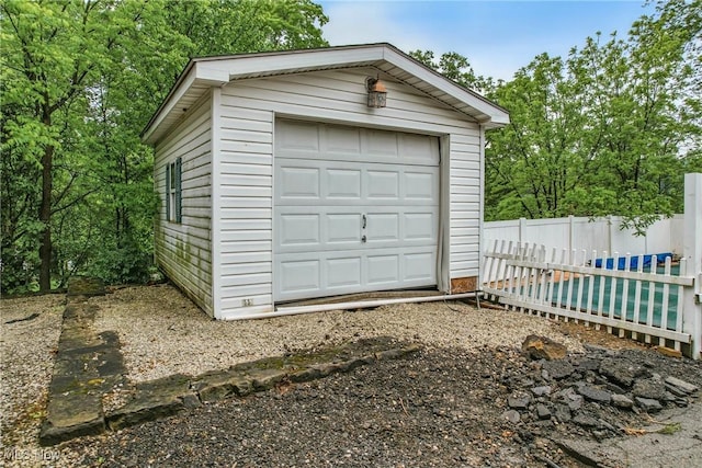 298 W Chestnut St, Lisbon, OH 44432 - view of garage