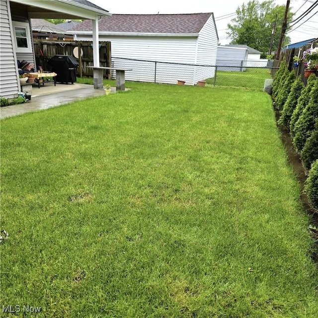 6363 Lockhaven Dr, Brook Park, OH 44142 - view of yard with a patio area