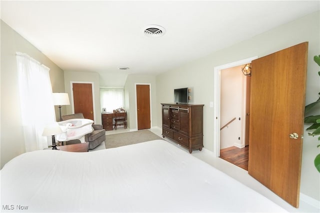 1087 Madrid Dr, Akron, OH 44313 - view of bedroom