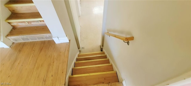 4321 W 181st St, Cleveland, OH 44135 - view of stairway