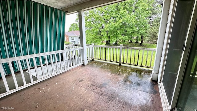 24 Washington Sq, Euclid, OH 44143 - view of patio / terrace
