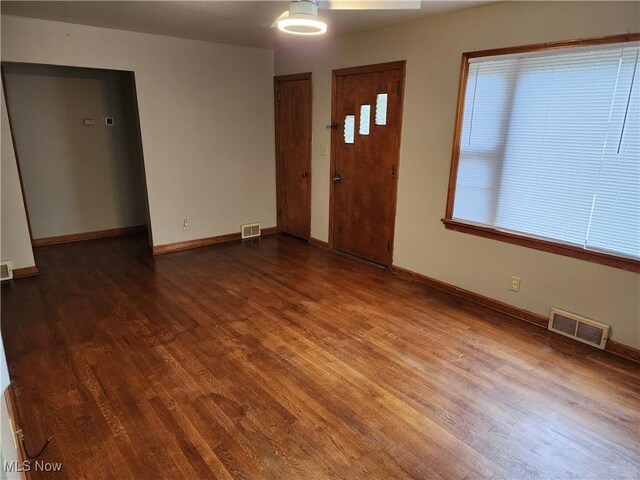 221 Efaw Ave, Saint Clairsville, OH 43950 - photo 3
