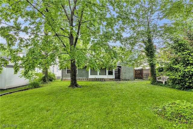 1414 Hollywood St NE, Warren, OH 44483 - view of yard