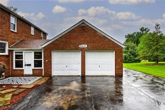 2546 Atlantic, Warren, OH 44483 - garage with driveway