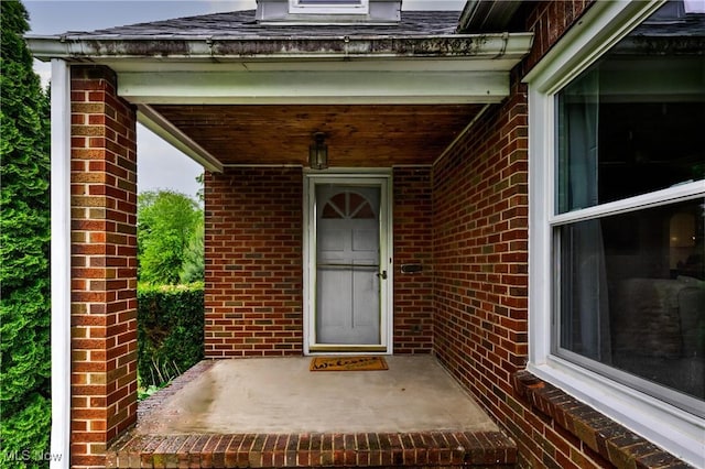 2546 Atlantic, Warren, OH 44483 - view of exterior entry with brick siding