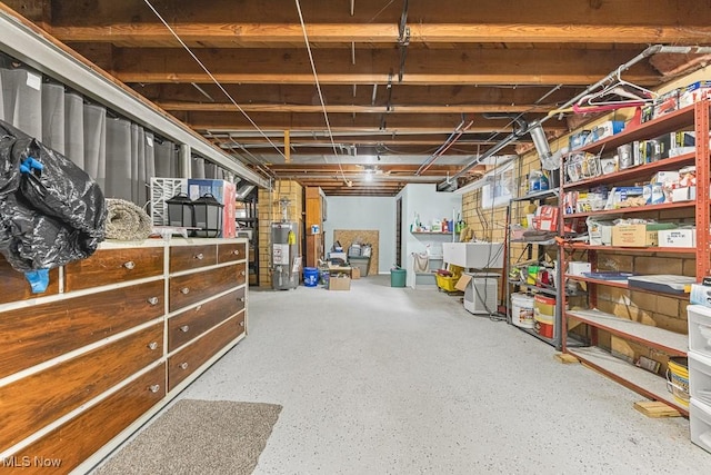 1033 Briarcliff Ave, Alliance, OH 44601 - unfinished basement with gas water heater