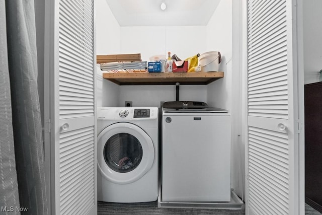 1033 Briarcliff Ave, Alliance, OH 44601 - laundry room featuring washing machine and clothes dryer