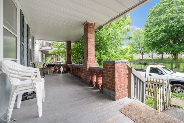 11020 Woodstock Ave, Cleveland, OH 44104 - view of porch