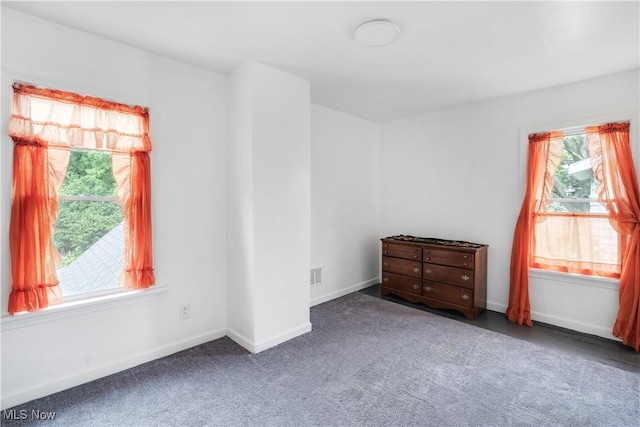 321 Cornell Ave, Youngstown, OH 44507 - empty room featuring carpet floors and baseboards