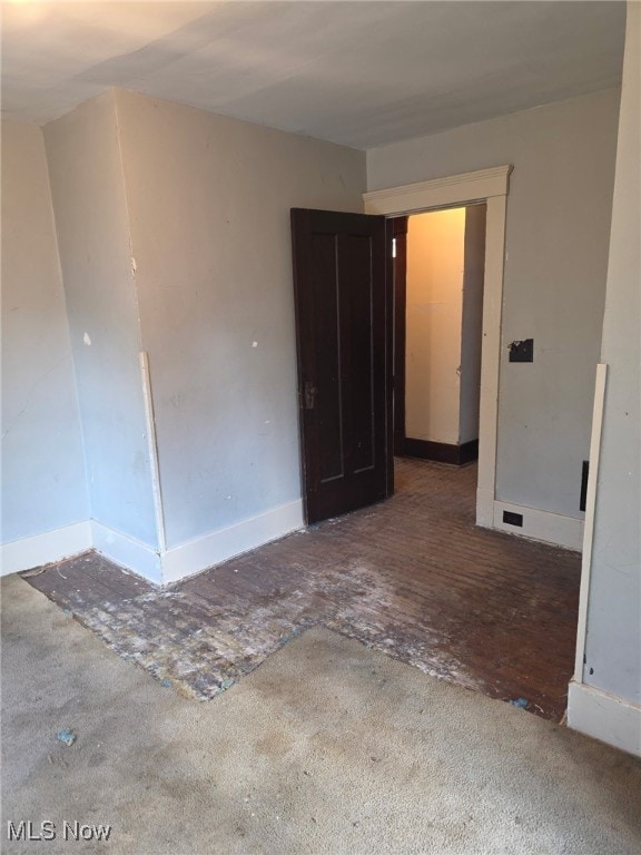 1119 W 11th St, Lorain, OH 44052 - spare room featuring baseboards