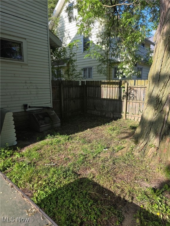1119 W 11th St, Lorain, OH 44052 - view of yard