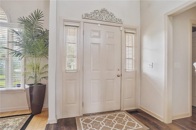 8550 Ivy Hill Dr Unit 16, Poland, OH 44514 - foyer featuring wood finished floors and baseboards