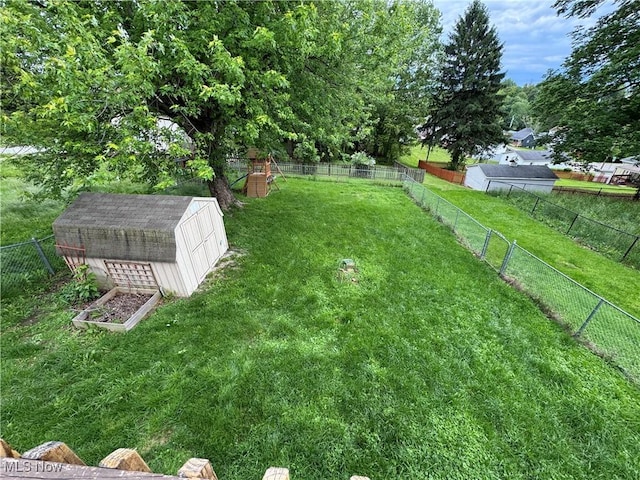 208 Walton Ave, Barnesville, OH 43713 - view of yard