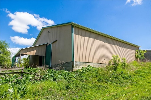 12793 New London Eastern Rd, Spencer, OH 44275 - view of home's exterior featuring an outbuilding