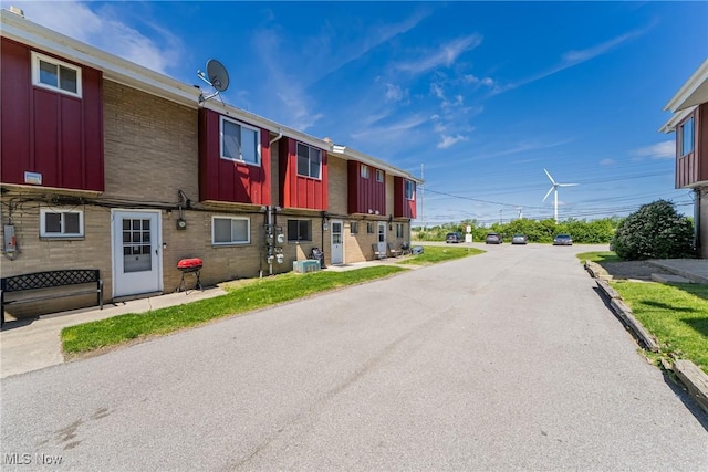 27701 Mills Ave Unit 2N, Euclid, OH 44132 - view of asphalt street