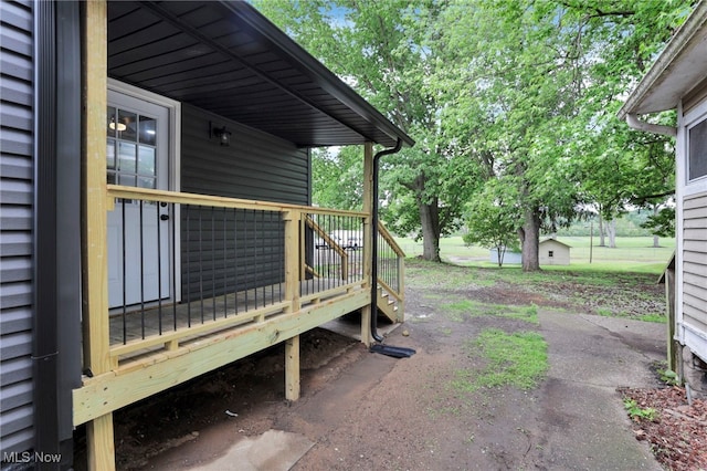 1664 Linden Ave, South Zanesville, OH 43701 - view of yard featuring a deck