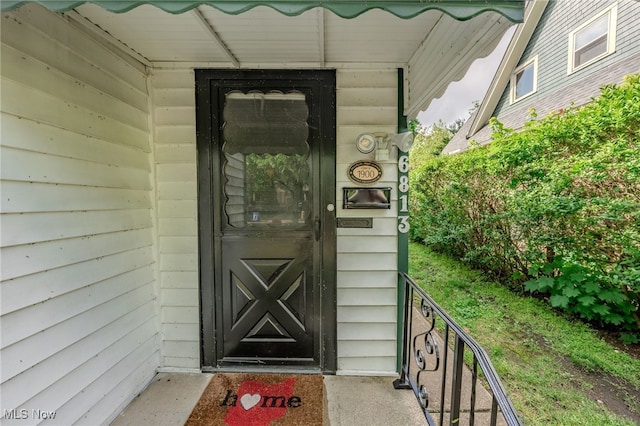 6813 W Clinton Ave, Cleveland, OH 44102 - view of entrance to property