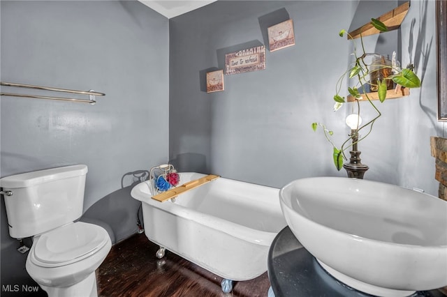 4521 W 147th St, Cleveland, OH 44135 - bathroom with a soaking tub and toilet