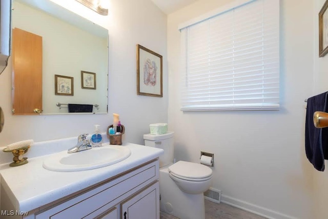 5940 Hansom Dr, Solon, OH 44139 - bathroom with toilet and vanity