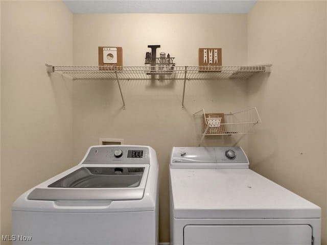 6010 Turnwood Dr, Westerville, OH 43081 - laundry area with washer and clothes dryer