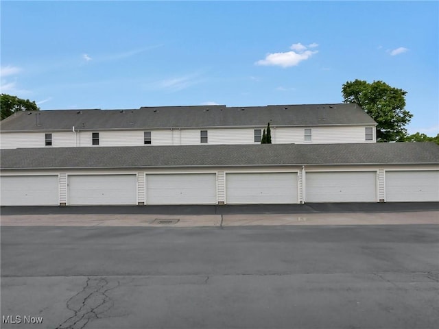 6010 Turnwood Dr, Westerville, OH 43081 - view of garage