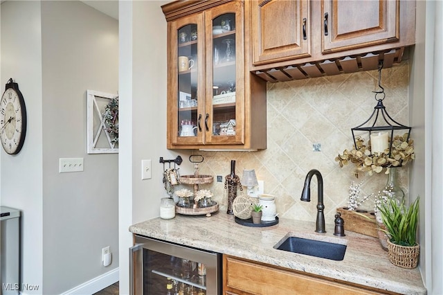 7355 Hunters Glen Ln, Seville, OH 44273 - indoor bar with wine cooler, backsplash, and baseboards