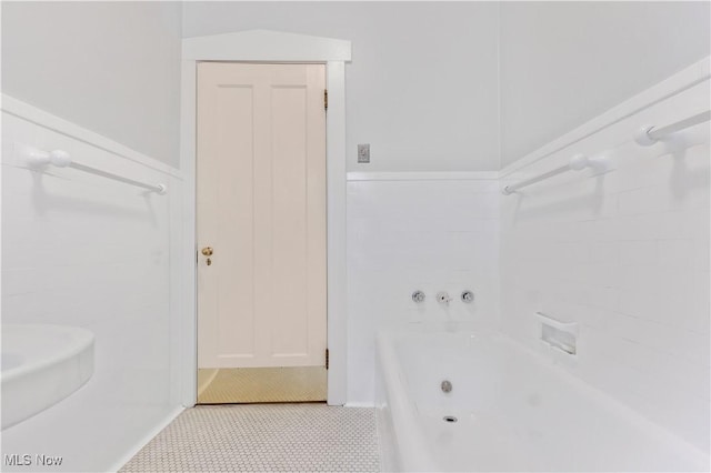 2472 Overlook Rd Unit 11, Cleveland Heights, OH 44106 - bathroom featuring wainscoting and tile patterned floors
