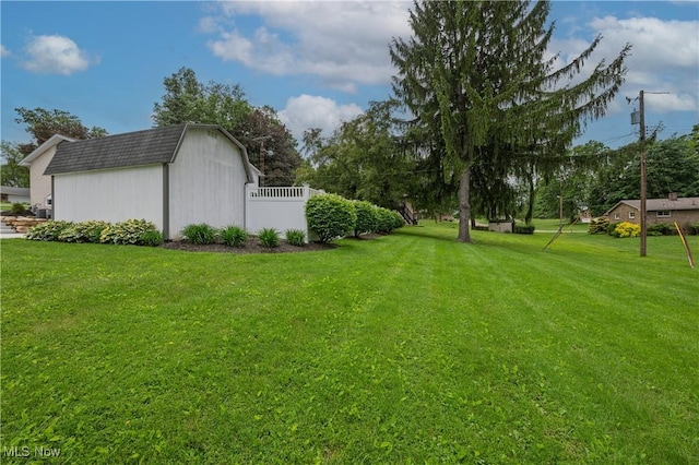 4184 Meadowview Dr NW, Canton, OH 44718 - view of yard featuring an outdoor structure