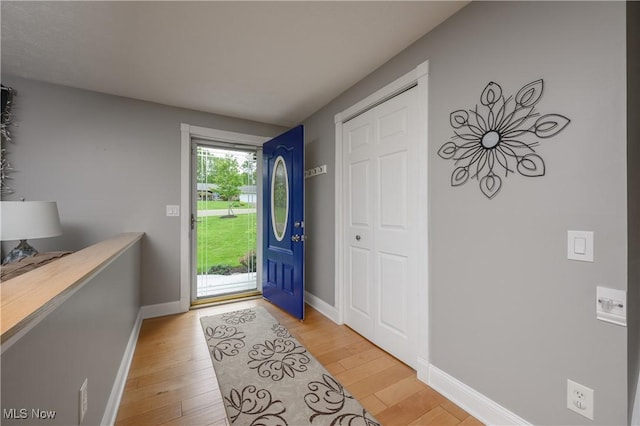 4184 Meadowview Dr NW, Canton, OH 44718 - entryway featuring light wood finished floors and baseboards
