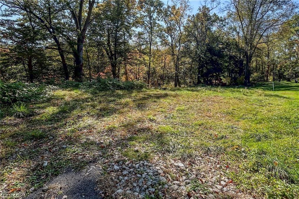 Kingston Rd, Uniontown, OH 44685