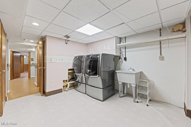 153 Cheyenne Trl, Malvern, OH 44644 - laundry area featuring washing machine and clothes dryer and recessed lighting