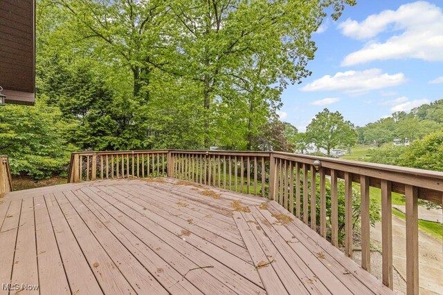 153 Cheyenne Trl, Malvern, OH 44644 - view of wooden deck