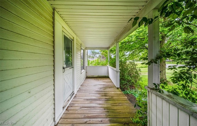 1092 State Route 46 N, Jefferson, OH 44047 - view of wooden porch