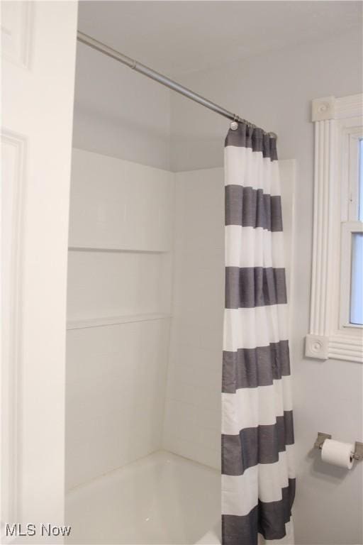 504 Williams Ave, East Liverpool, OH 43920 - bathroom featuring shower / bath combination with curtain and toilet