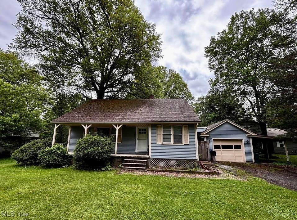 4941 Hopkins Rd, Youngstown, OH 44511 - photo 1
