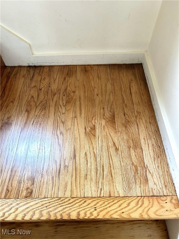 1214 Wentworth Ave, Toronto, OH 43964 - detailed view of wood finished floors