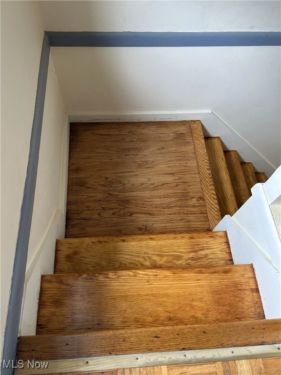 1214 Wentworth Ave, Toronto, OH 43964 - view of stairs
